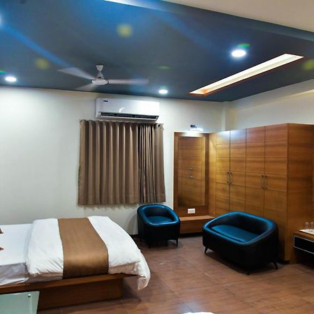 Hotel Ashooka Inn Gandhinagar Dış mekan fotoğraf