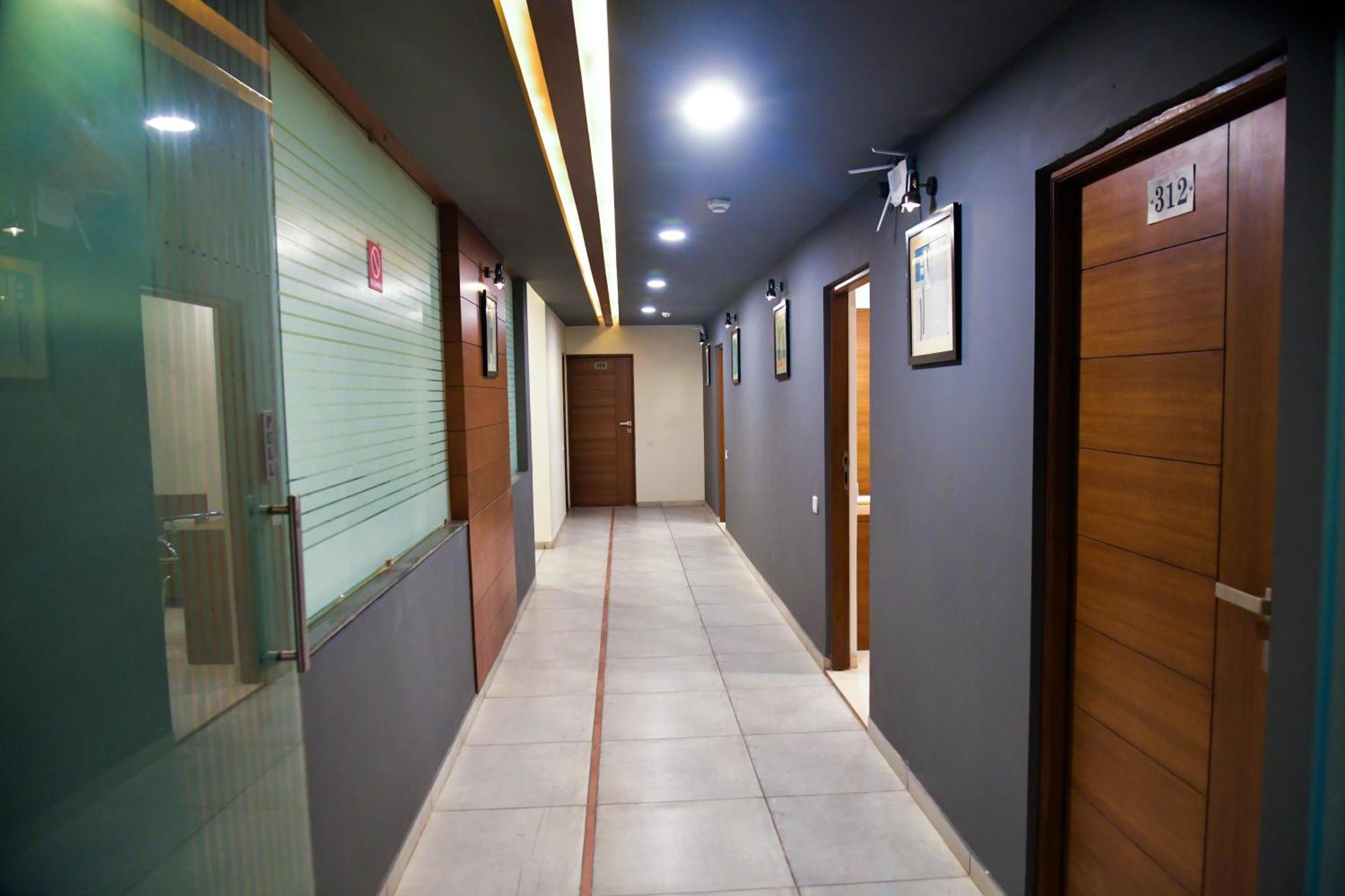 Hotel Ashooka Inn Gandhinagar Dış mekan fotoğraf