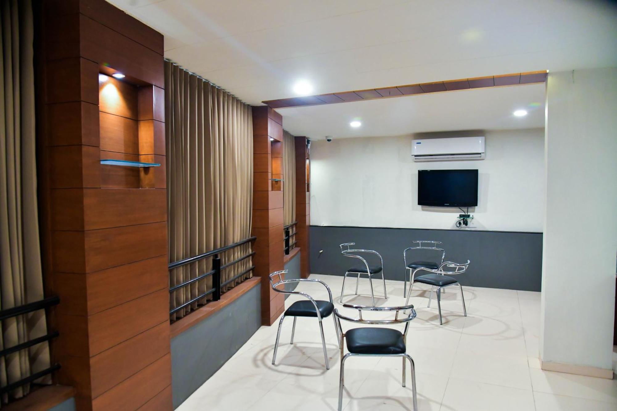 Hotel Ashooka Inn Gandhinagar Dış mekan fotoğraf
