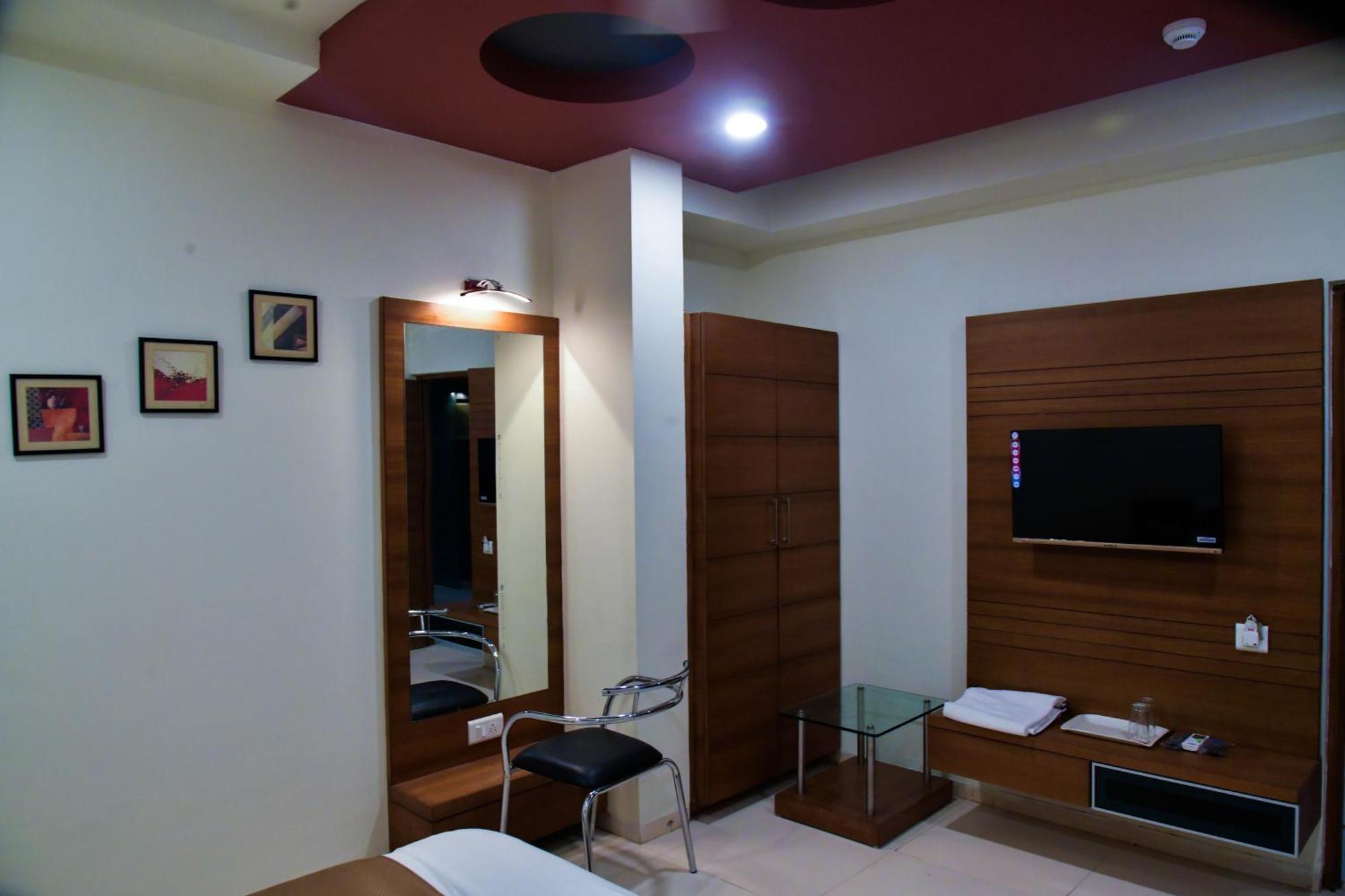 Hotel Ashooka Inn Gandhinagar Dış mekan fotoğraf