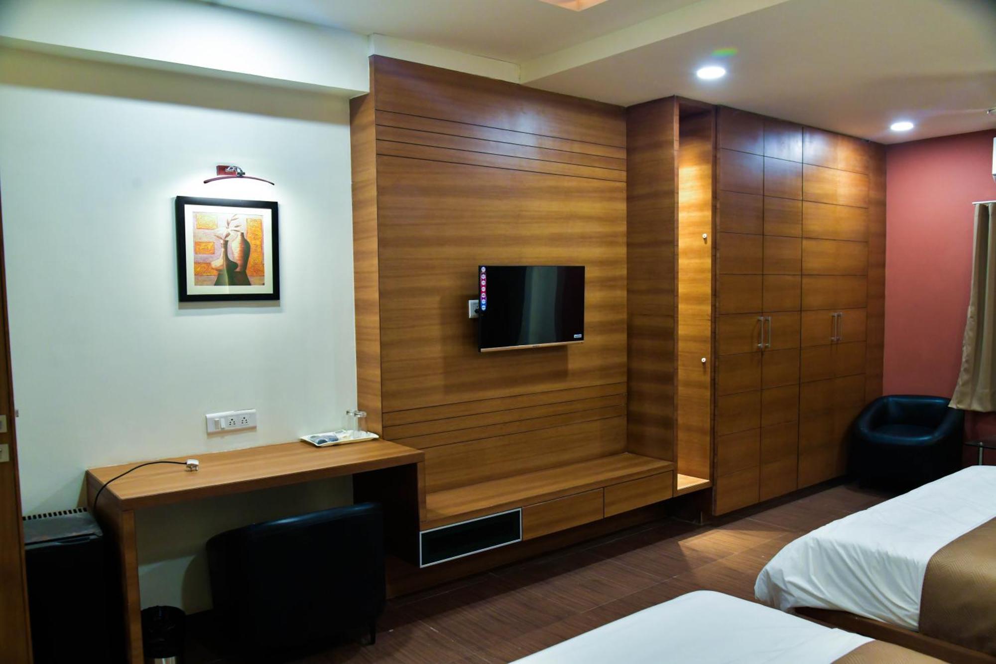 Hotel Ashooka Inn Gandhinagar Dış mekan fotoğraf