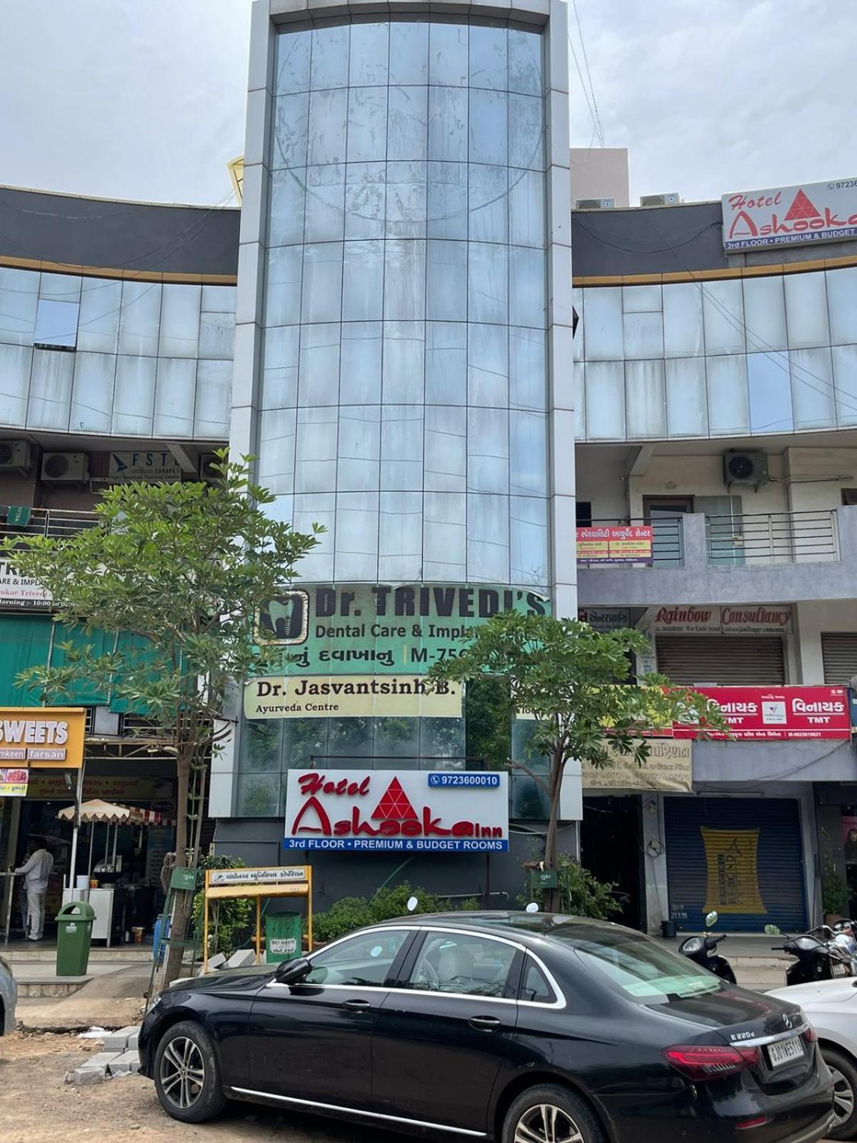 Hotel Ashooka Inn Gandhinagar Dış mekan fotoğraf