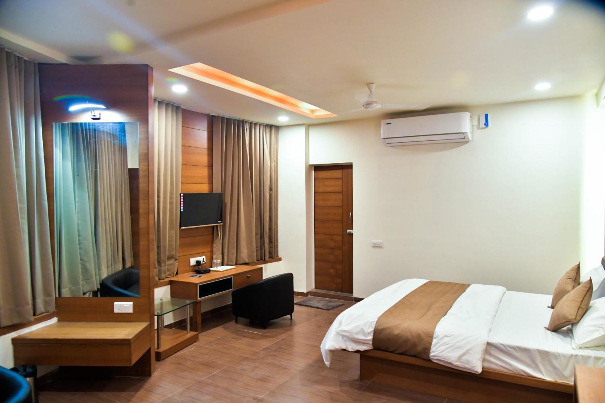 Hotel Ashooka Inn Gandhinagar Dış mekan fotoğraf
