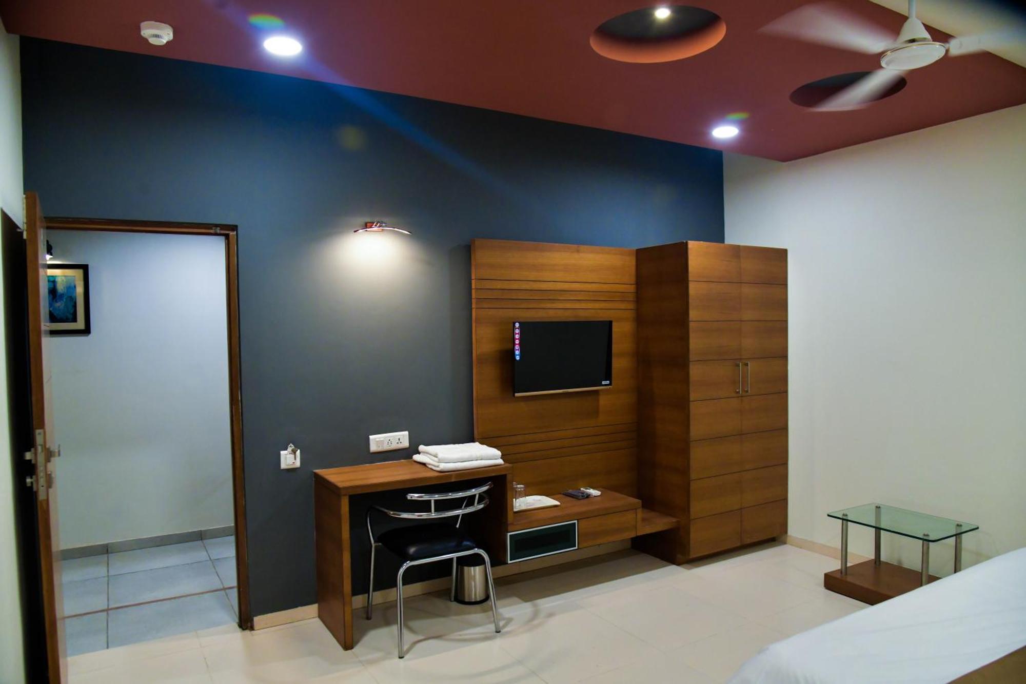 Hotel Ashooka Inn Gandhinagar Dış mekan fotoğraf