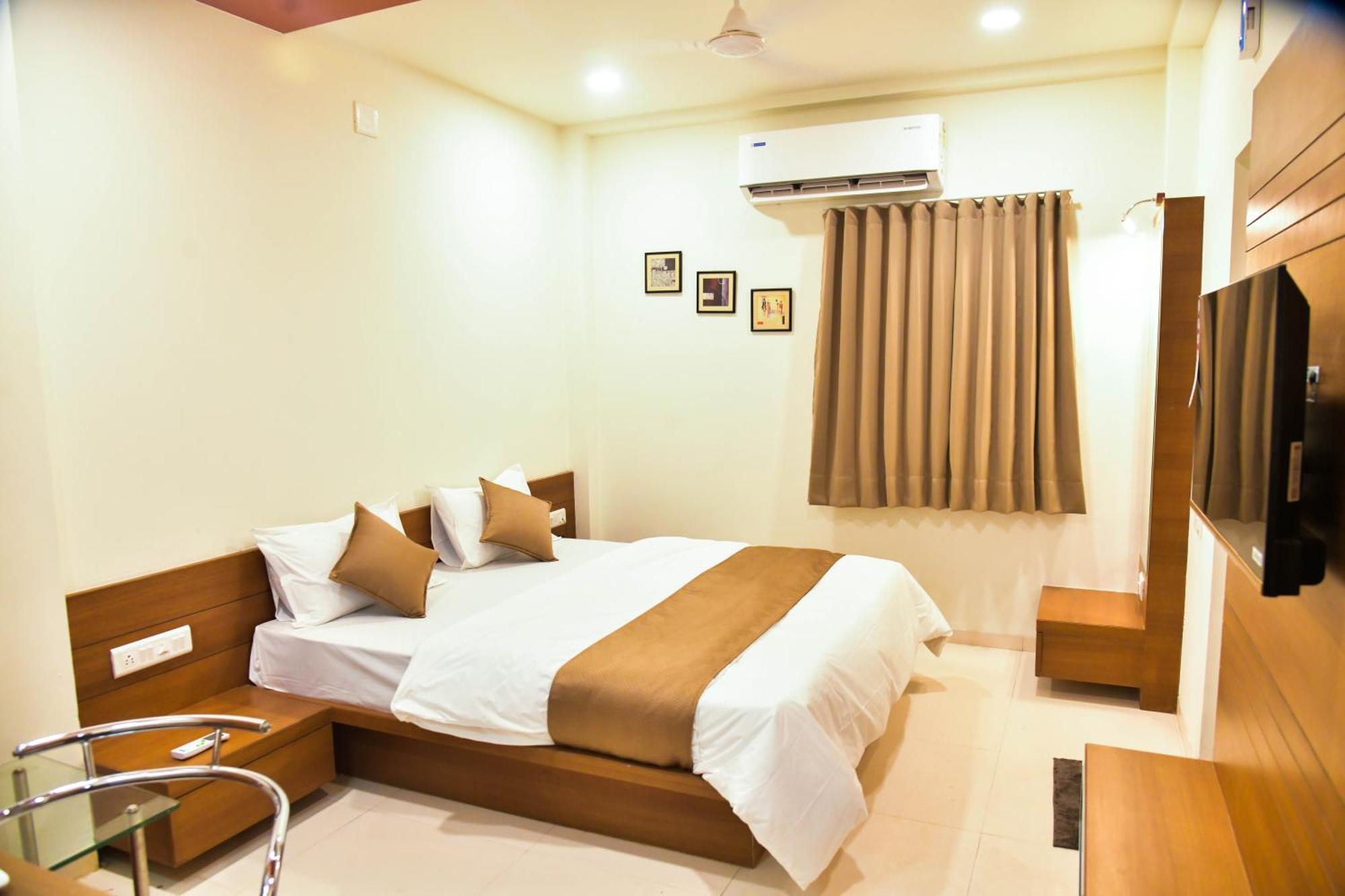 Hotel Ashooka Inn Gandhinagar Dış mekan fotoğraf