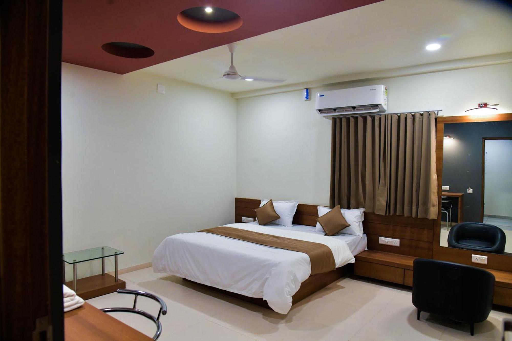 Hotel Ashooka Inn Gandhinagar Dış mekan fotoğraf